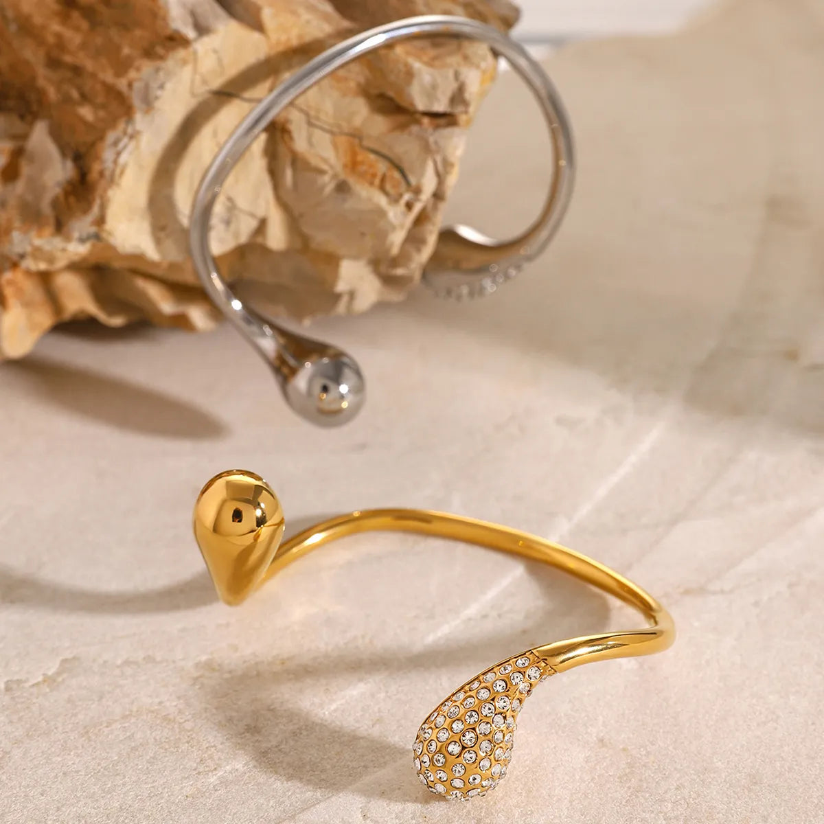Vacation Simple Bangle