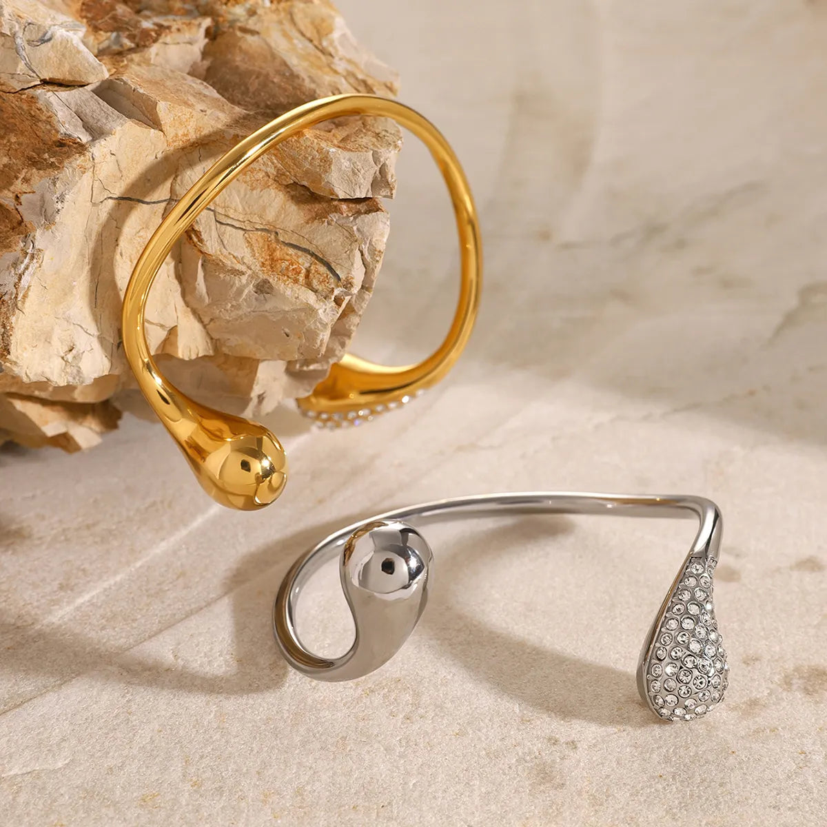 Vacation Simple Bangle